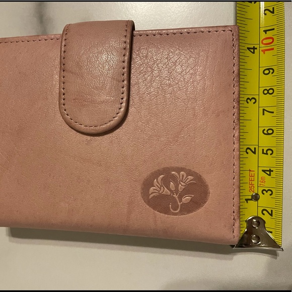 Pink Wallet - Picture 5 of 5